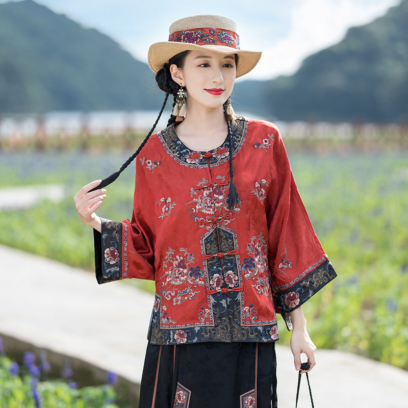 宽松古风开衫九分袖缎面绣花衬衫