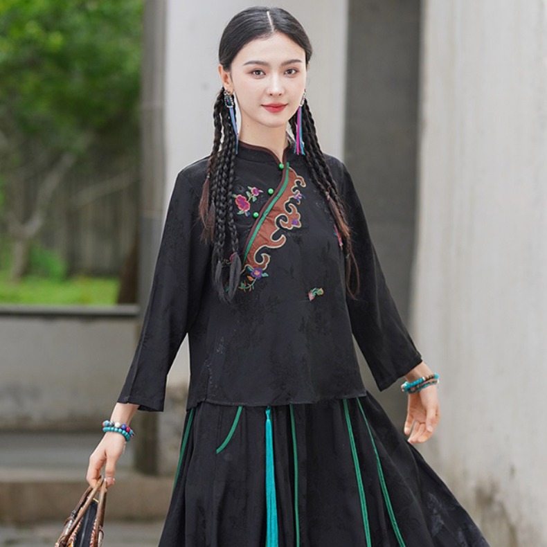 宽松国潮复古长袖刺绣女衬衣