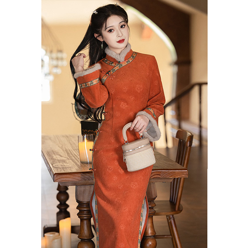 南瓜色旗袍秋冬季改良年轻款新中式日常可穿长袖加绒加厚连衣裙