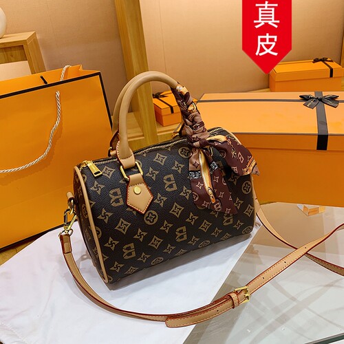 香港品牌真皮单肩斜挎女包
