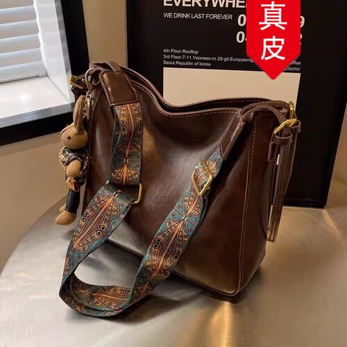 香港品牌真皮百搭水桶包