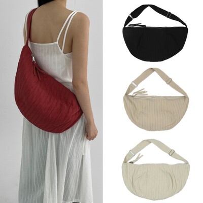 韩国线上品牌BLACKUP潮牌 美式线条大号饺子包休闲百搭单肩斜跨包