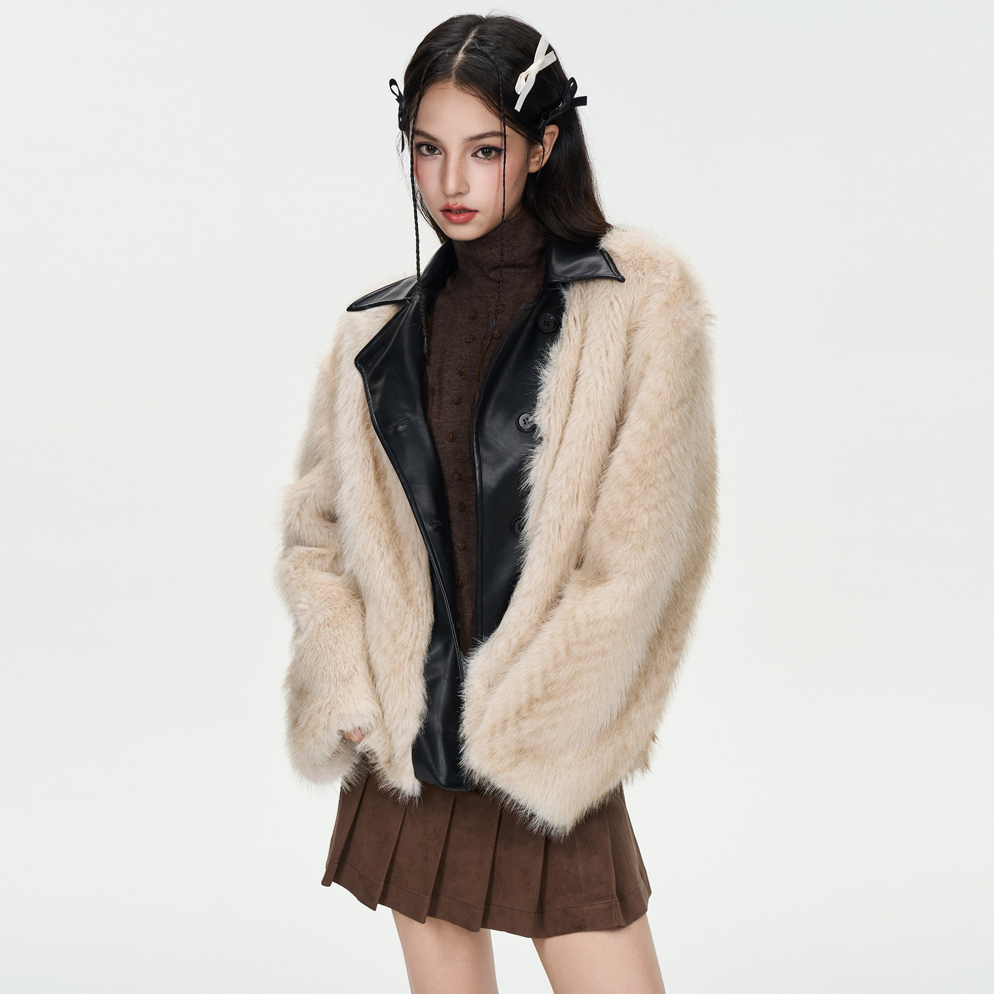 IUNAE LUMEN 2025秋冬新款 复古女宽松皮领环保皮草拼接短款外套