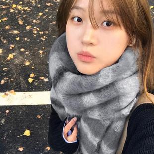灰色高级感显白亲肤围巾女2025新款 渐变秋冬保暖围脖学生情侣百搭