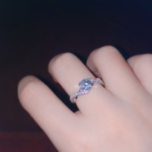 18K白金交叉扭臂高碳钻石戒指女精镶满钻八十分仿真钻戒节日礼物