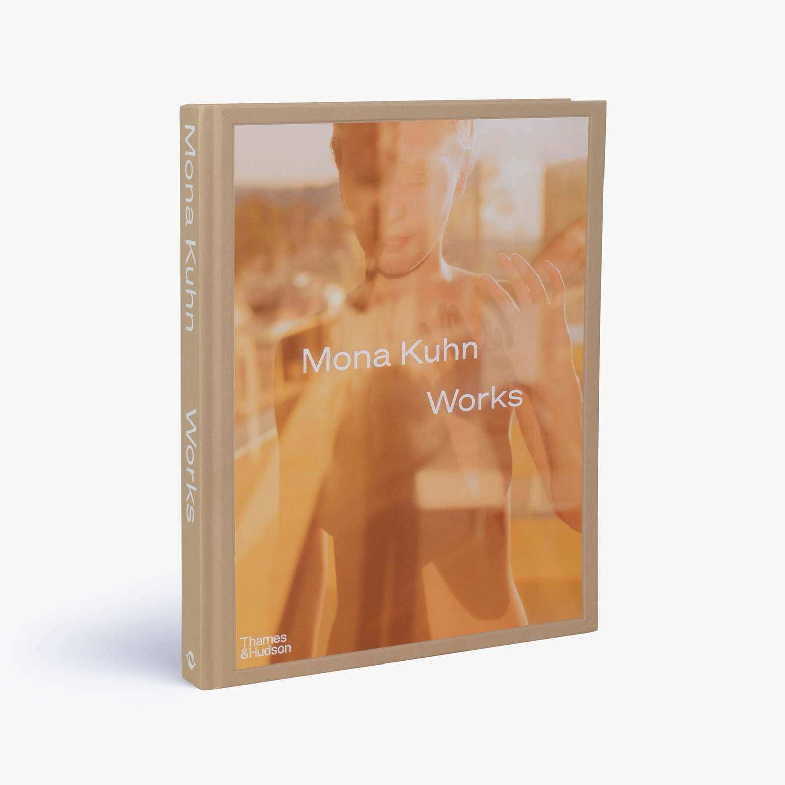 预售 Mona Kuhn Works Mona Kuhn 莫娜库恩 首部职业生涯回顾集 人体摄影 Thames Hudson 英文原版 进口摄影画册