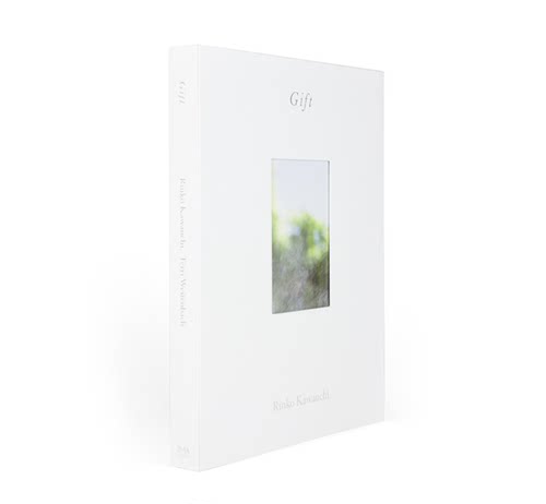现货 川内伦子摄影集 Rinko Kawauchi - Gift 川内伦子-礼物 原版艺术 艺术摄影 原版进品 日版 日本摄影书 华源时空