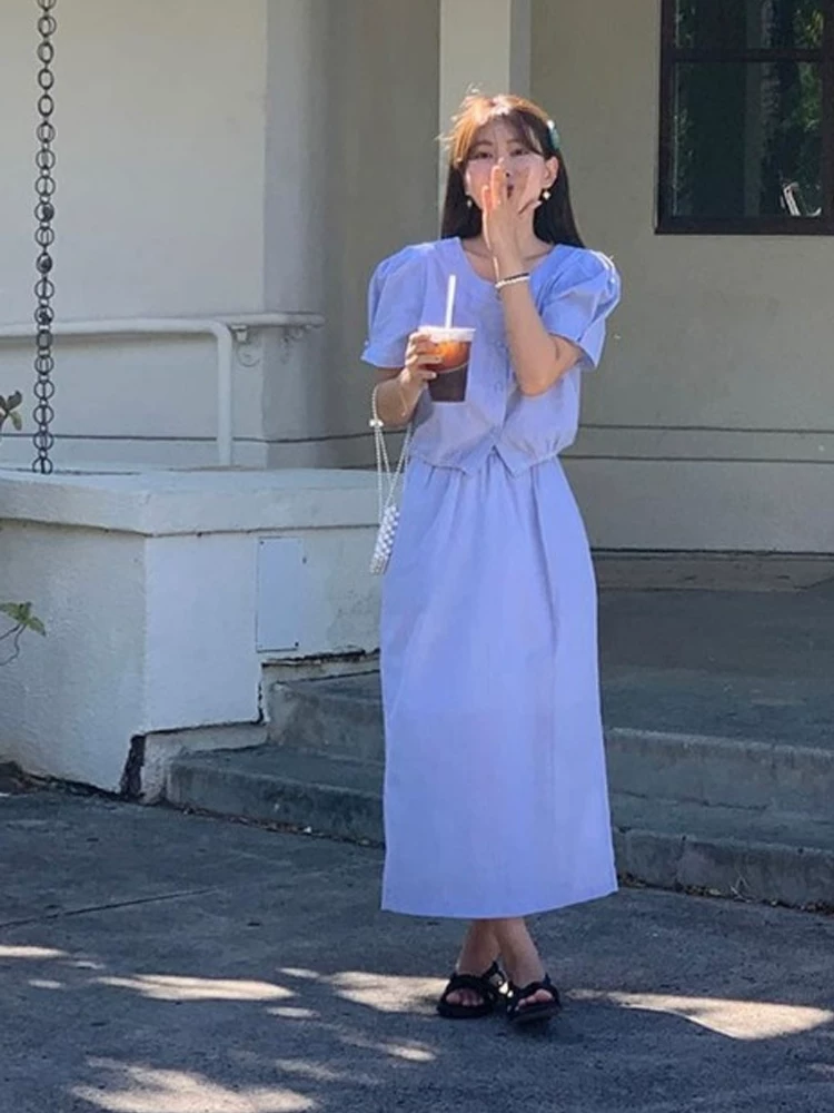 Set with a round collar, short skirt