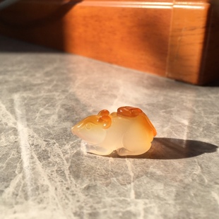 天然红玉髓生肖老鼠吊坠玛瑙手工雕刻十二属相男女本命年礼物