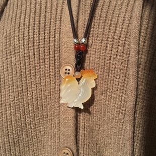 红玛瑙生肖鸡吊坠手工雕刻白玉髓雄鸡报晓十二属挂件毛衣生日礼物