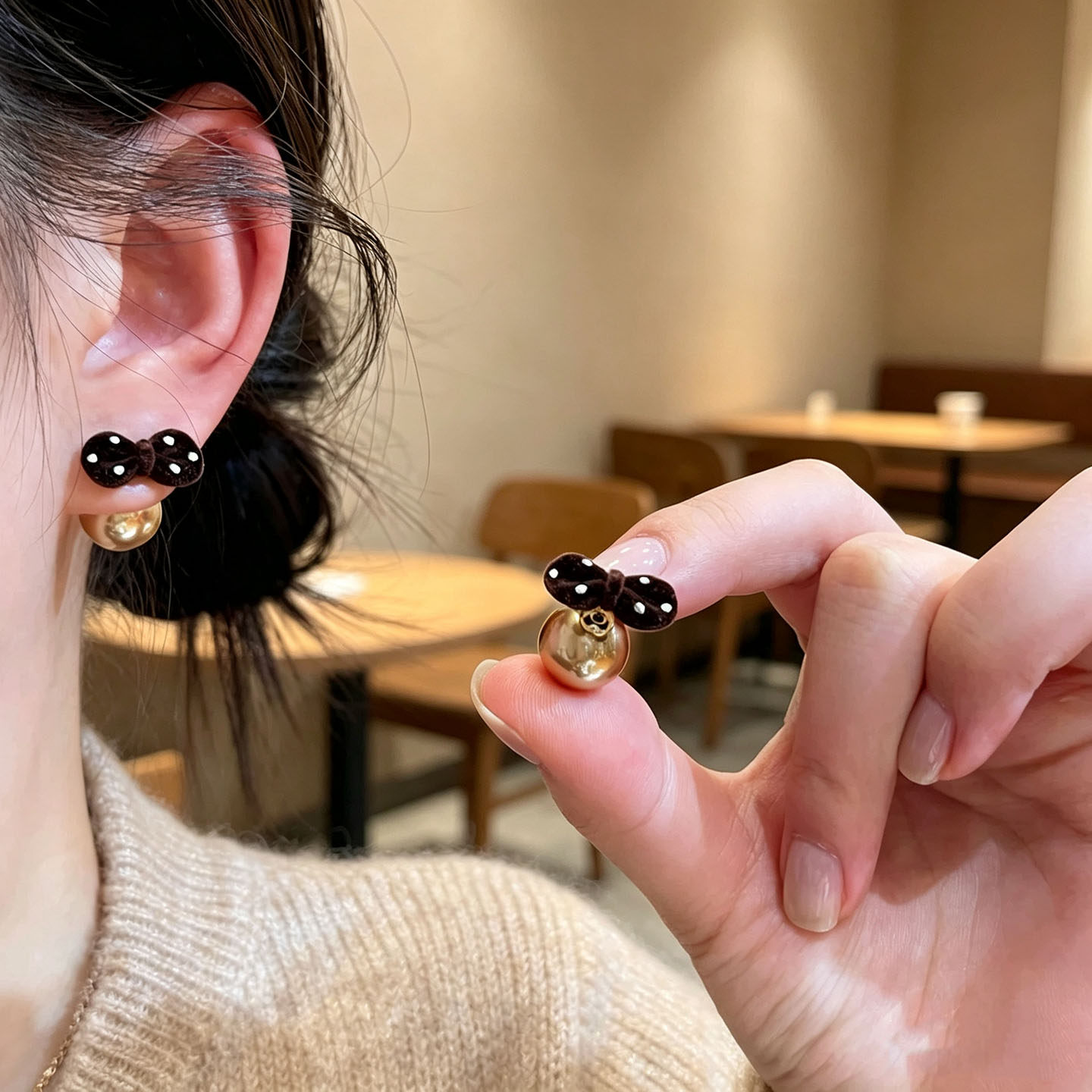 秋冬植绒波点蝴蝶结珍珠耳钉