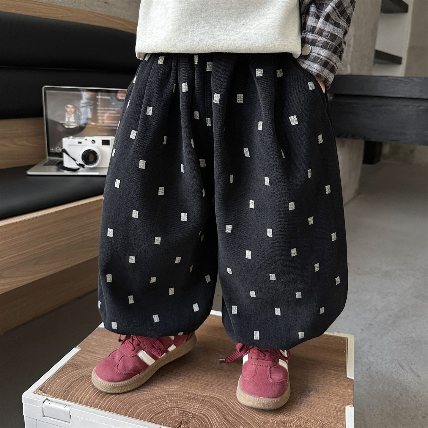 男童加绒裤子一体绒2025新款秋冬季儿童宝宝束脚哈伦裤灯笼裤潮酷