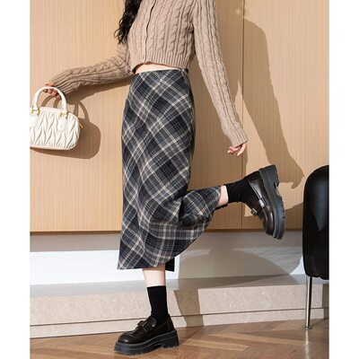 唐狮女装年秋冬季新款女半身裙流行蓝色格子百搭显瘦直筒长裙子WP