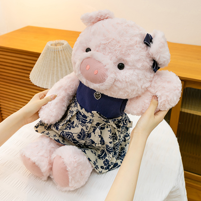 可爱粉色小猪毛绒玩偶憨憨猪猪