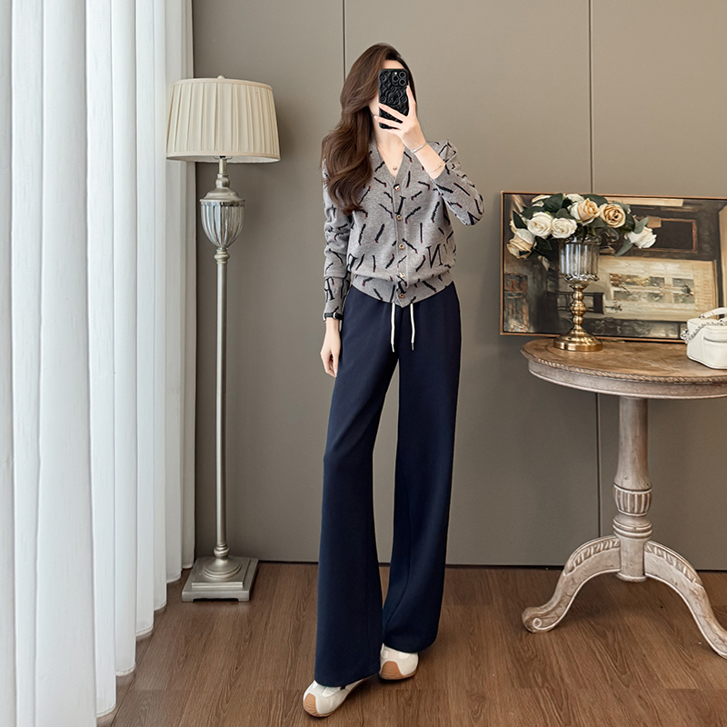 轻熟风V领印花上衣阔腿裤两件套