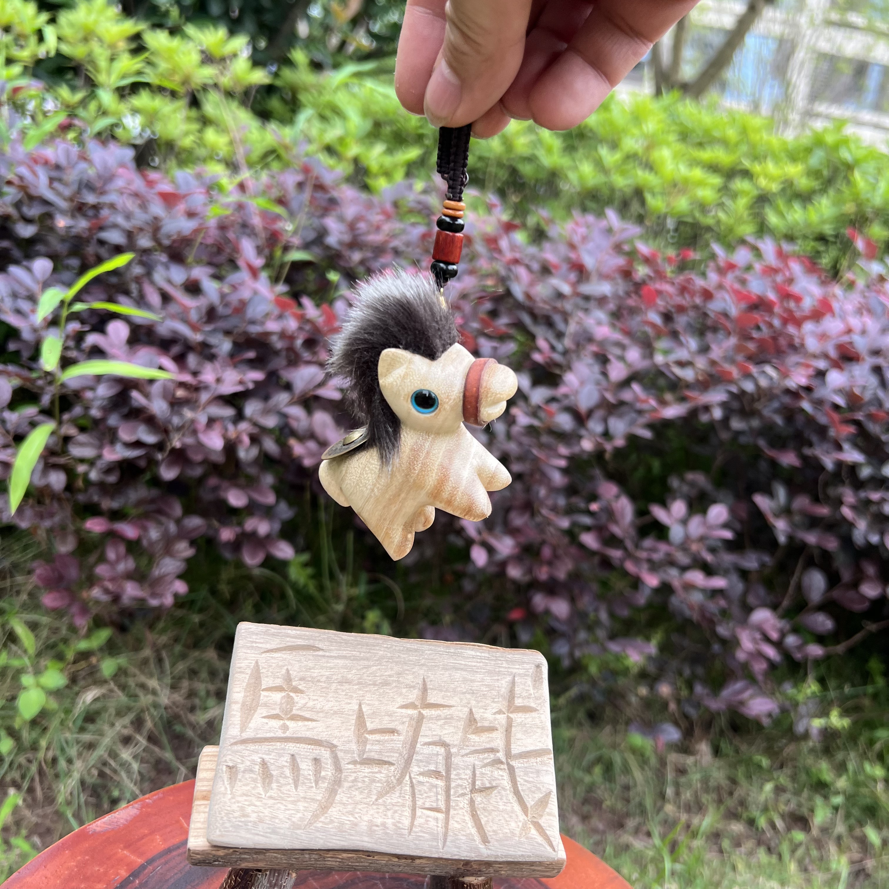 手工实木香樟木雕刻可爱钥匙扣