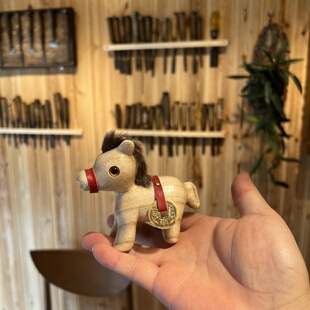 香樟木纯手工雕刻马十二生肖摆件动物木雕实木礼物驴木匠马上有钱