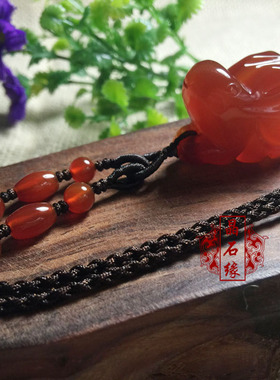 天然红玛瑙属狗六合贵人猪兔吊坠