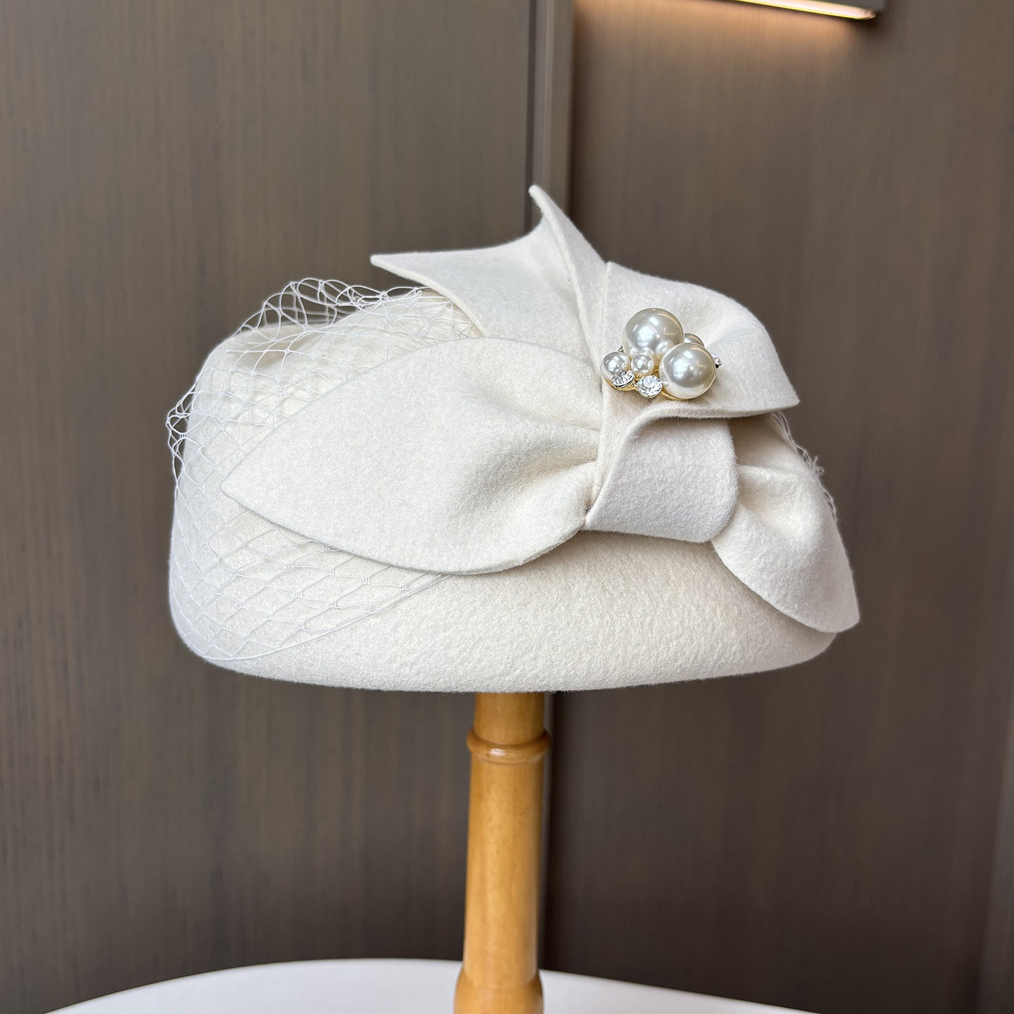 法式优雅复古网纱蝴蝶结贝雷帽羊毛呢小礼帽婚纱宴会白色新娘头饰