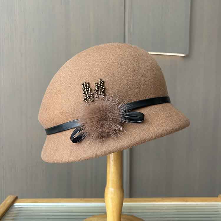 新款圆顶礼帽女秋冬羊毛呢帽时尚皮带毛球英伦复古毛毡帽保暖盆帽