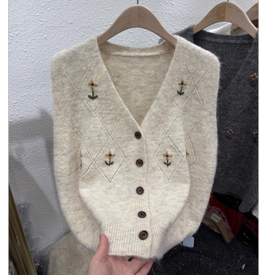 韩系设计款立体花朵V领针织开衫马甲宽松慵懒风叠穿背心外穿上衣