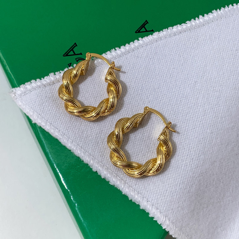 欧美麻花圆圈耳扣耳饰设计感小众耳环2021年新款潮气质高级大气女