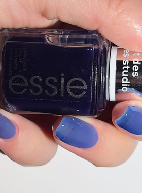 Essie Glass Nails 773 Blue Light 通透玻璃感灰调的半透蓝紫色