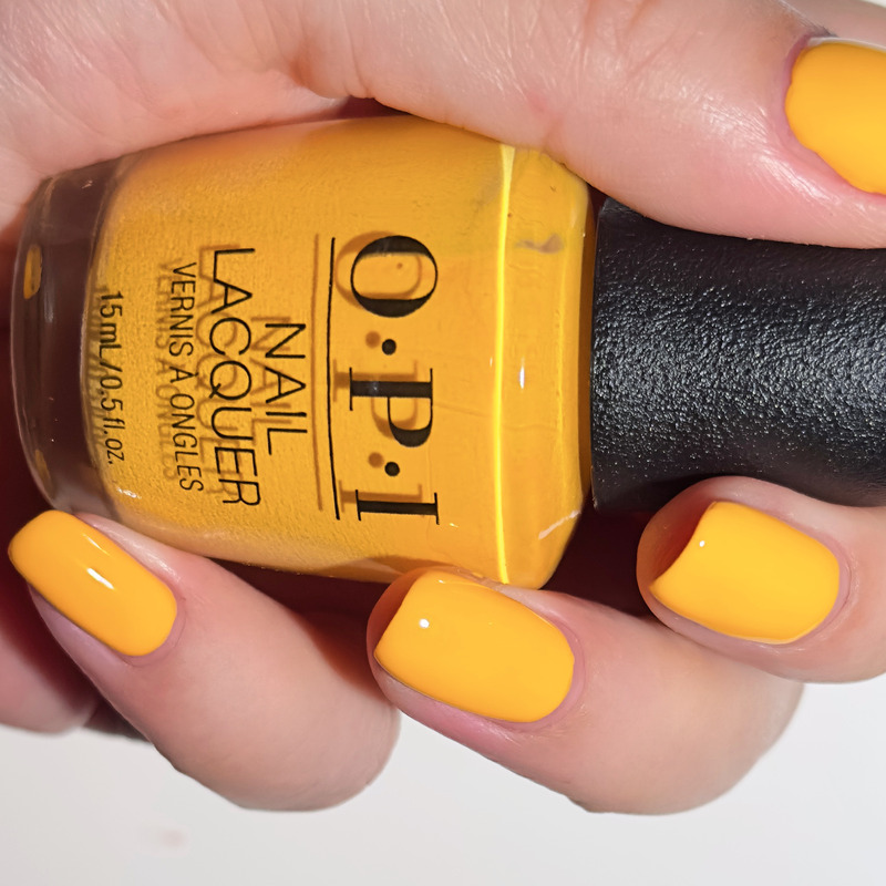 美国OPI指甲油明亮活泼柠檬黄 L23 SUN,SEA AND SAND IN MY PANTS