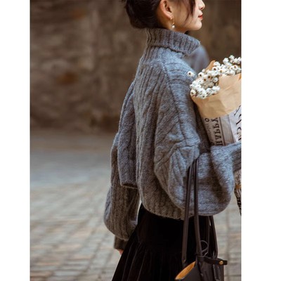 高级感复古麻花灰色高领短款毛衣