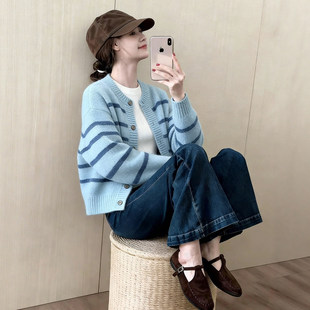 蓝色条纹针织开衫外套绝美巨好看百搭毛衣女春季2026超火减龄上衣
