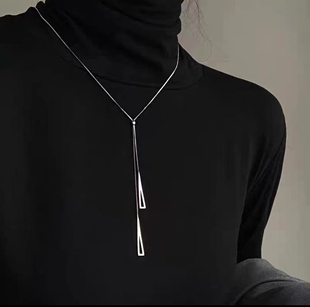 新款项链女配饰轻奢百搭秋冬2023爆款长款装饰毛衣链大气高档首饰