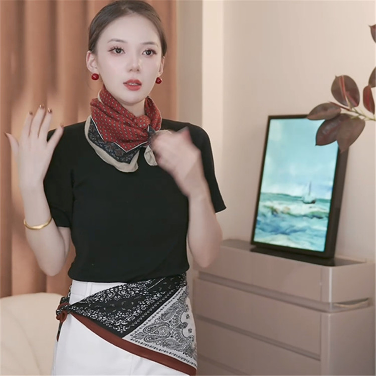 万能洋气百搭小丝巾女款爆款2025新款搭配衣服披肩保暖方巾围巾潮