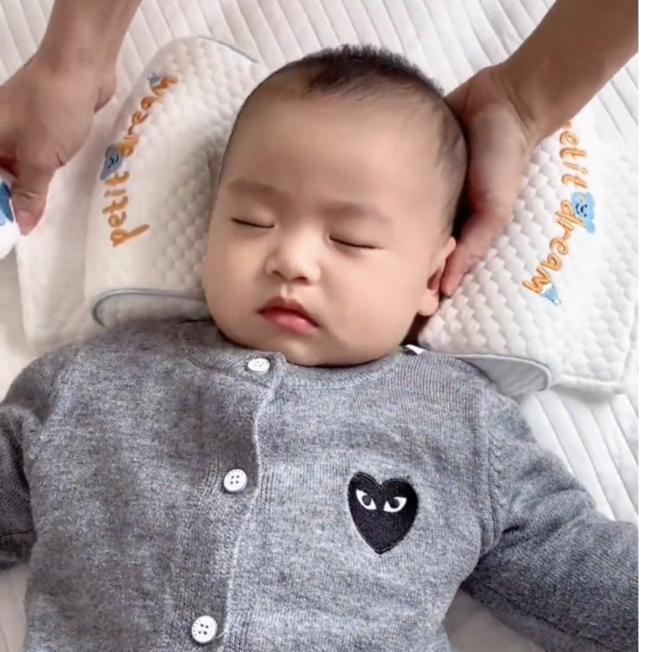 0-6 个月婴儿定型枕小米填充矫正偏头睡圆头枕头宝宝调节护头枕