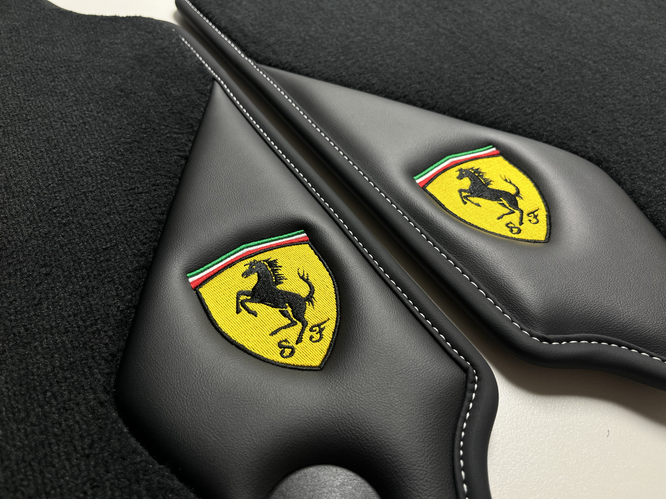 Ferrari法拉利812右舵 专车专用平面绒毯脚垫 内饰地毯垫