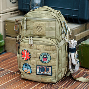 第7区蜜獾双肩包男士 户外多功能登山旅行18L通勤休闲战术背包511