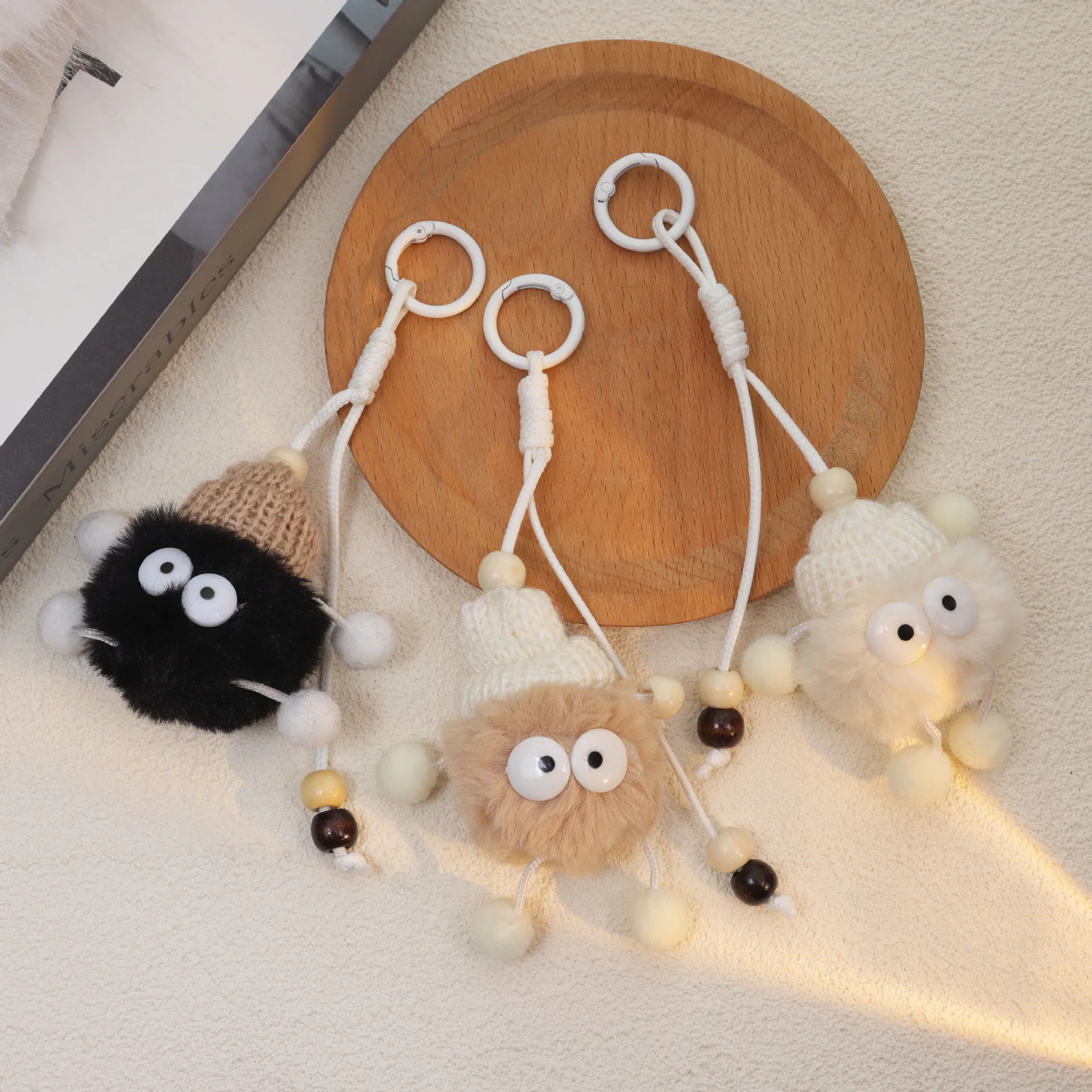 跨境可爱呆萌风煤球公仔钥匙扣高颜值包包装饰挂件情侣钥匙扣