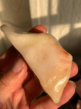 天然冻光沙漠漆原石把玩件重143.7克雕刻出精品戈壁奇石盆景标本