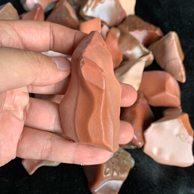 新疆哈密地表籽料天然红蛋白原石把玩件重65.2克戈壁奇石罗布泊料