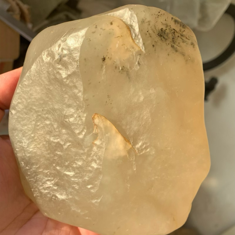 新疆乌尔禾地表籽料金丝玉宝石光摆件天然石形沙漠漆泥石批发雕刻