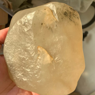 新疆乌尔禾地表籽料金丝玉宝石光摆件天然石形沙漠漆泥石批发雕刻