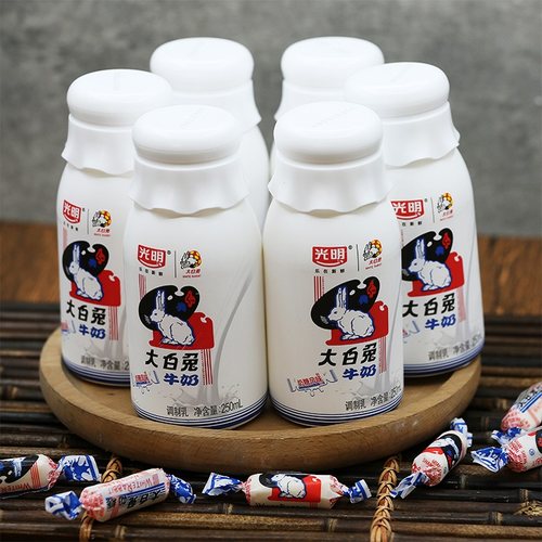 光明大白兔牛奶250ml*8瓶奶糖风味童年味道儿童牛奶