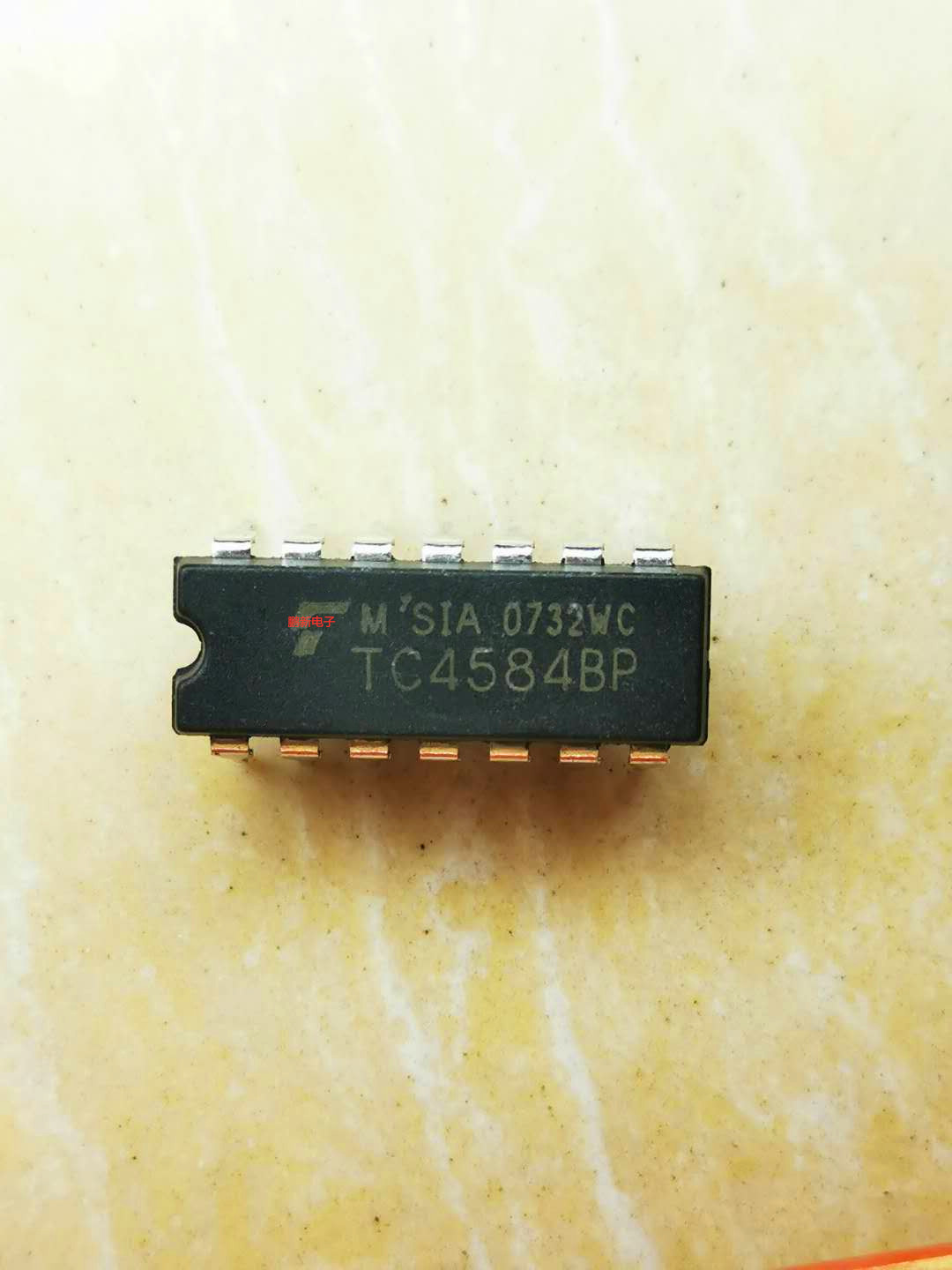 集成电路芯片HEF4584BP CD4584BE TC4584BP HCF4584BE