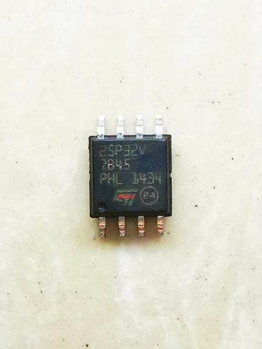 M25P32-VMW6TG 25P32V6G SOP8-5.2MM体积 存储器 25P32