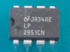 LP2951CN  LP2951  DIP8