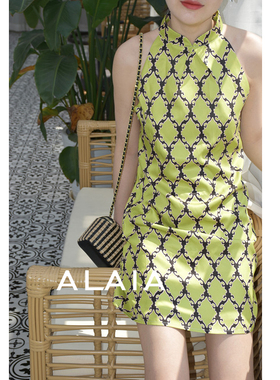 Gus 24ss春夏新款改良旗袍上衣连衣裙削肩显瘦绿色显白仿真丝缎面