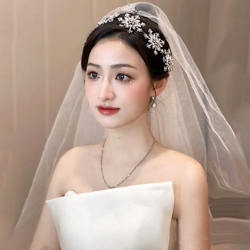 新娘头饰韩式新款冰雪女王水晶花朵发箍超仙气质皇冠婚礼白纱配饰