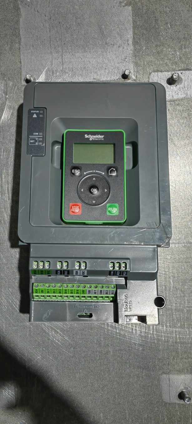 EAV52811A05和EAV10987施耐德变频器CPU主板ATV610D45N4功率45KW