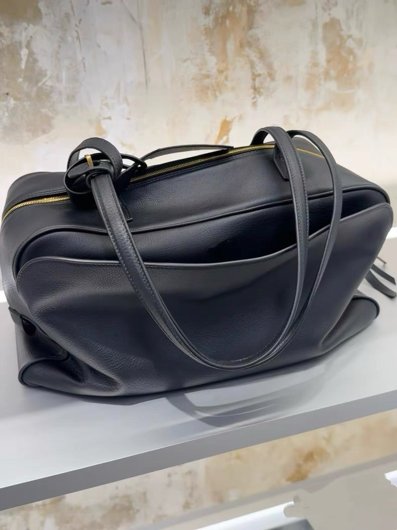 包包女2025新款夏季真皮单肩腋下保龄球包手提大容量通勤托特包潮