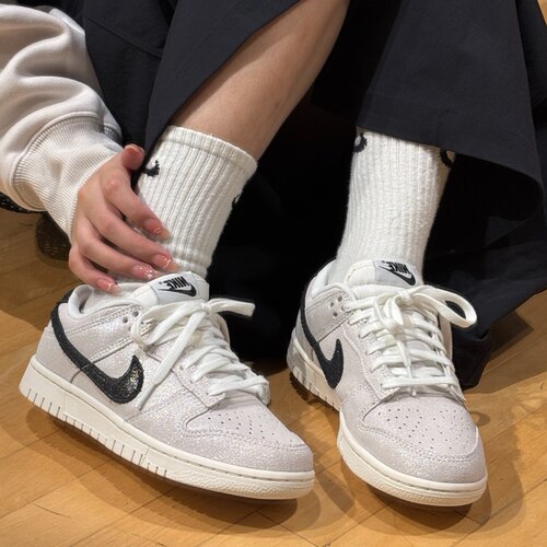 Nike Dunk女款灰色柔软舒适薄底时尚百搭耐磨低帮板鞋 HQ3502-100