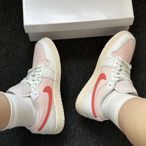 JordanAirJordan1女篮球鞋